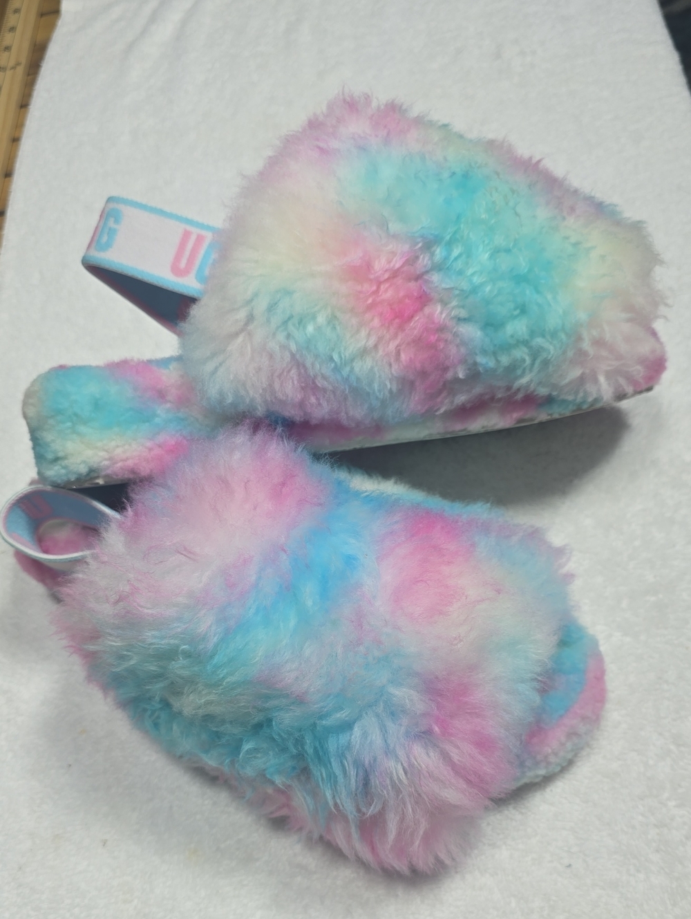 EUC Ugg Fluff Yeah Slippers